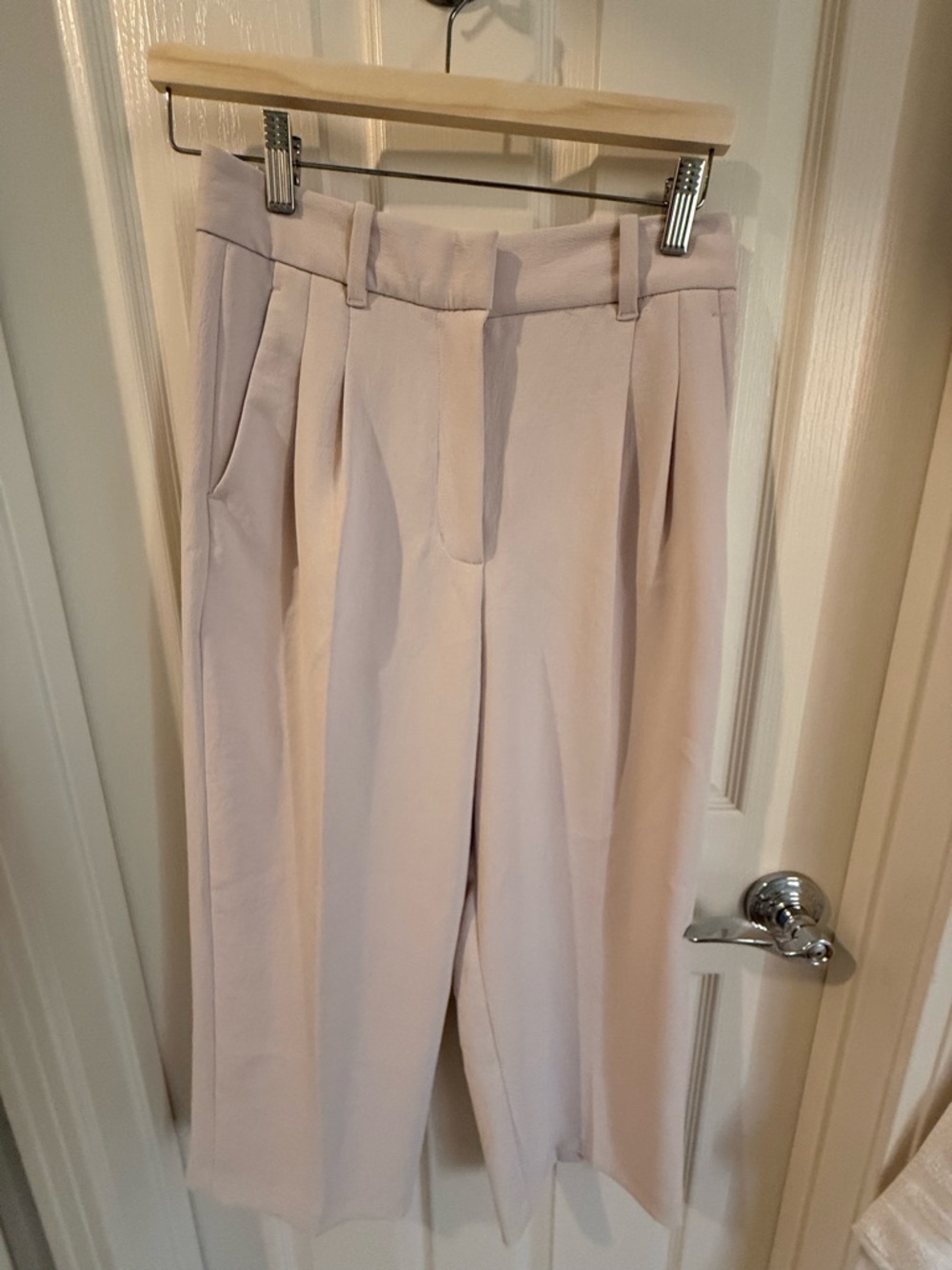 Aritzia Effortless Cropped Pant